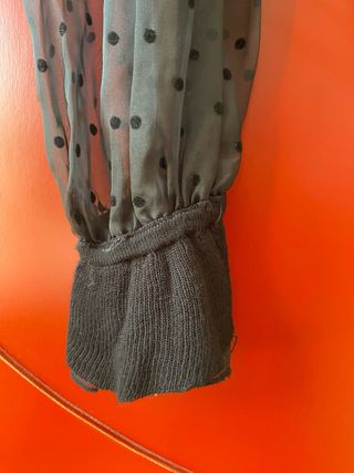 Blusa Morgan Negra con Lazos y Lunares