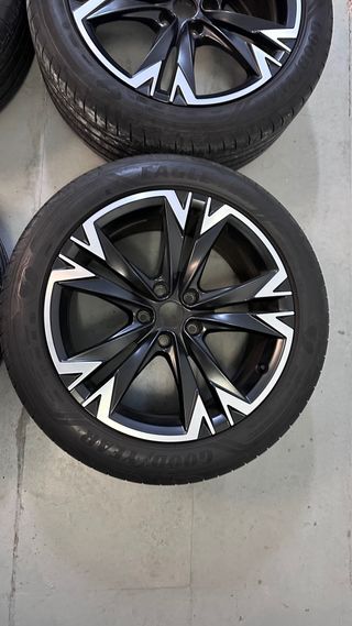 Llantas Cupra con neumáticos 245/45/R18