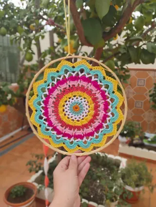 Mandala de crochet artesanal