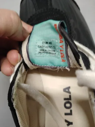 Zapatillas Bimba y Lola Negras y Blancas