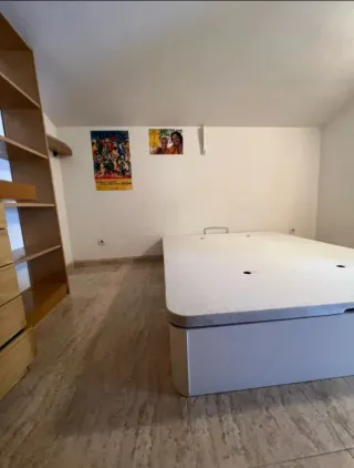 Canapé abatible blanco y gris