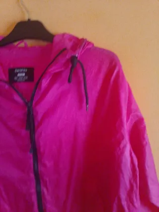 Chubasquero Bershka Talla S-M