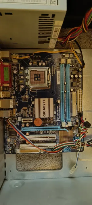 Placa base Gigabyte GA-G41M-ES2L