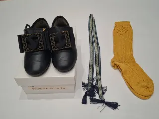 Traje Regional Saragüell talla 2.Para,niño de 2-3.