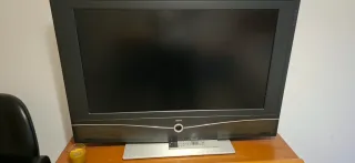 Televisor Loewe Negro y Plata