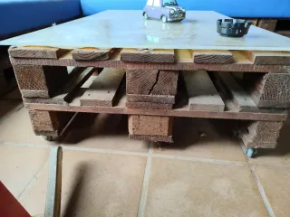 Mesa de Palets Exterior con Tapa de Cristal