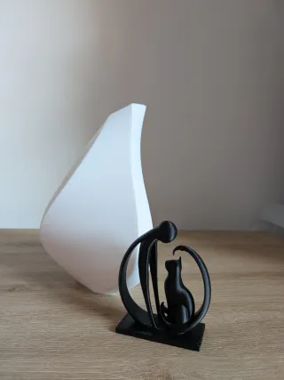 Set Decorativo Vaso Bianco + Scultura Gatto Nero