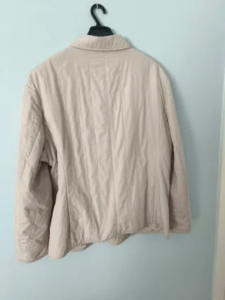Chaqueta acolchada beige
