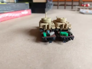 Lote 2 vagones militares tanques