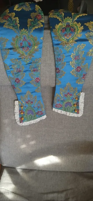 Traje Regional Azul y Dorado