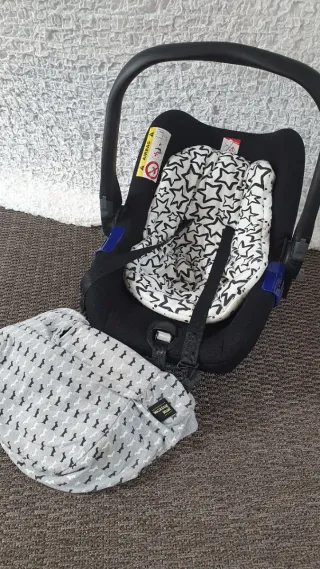 Silla de paseo,grupo0 y capazo bebé con accesorios