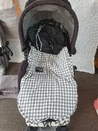 Silla de paseo,grupo0 y capazo bebé con accesorios