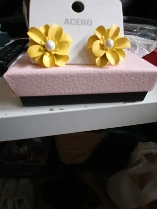 Pendientes flor amarillos