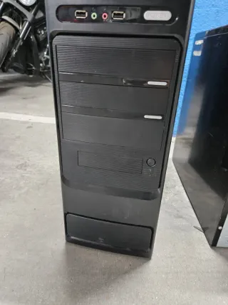 Cajas PC Negra con Placa Base Varios Modelos