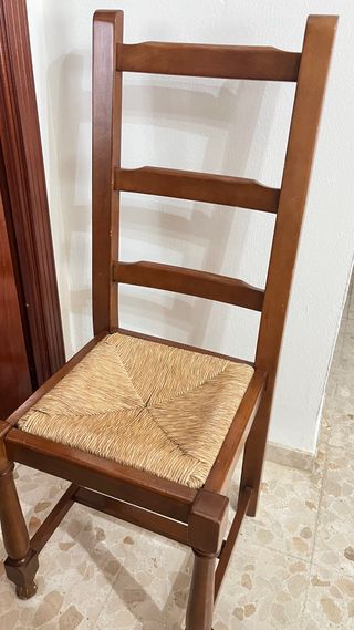 Sillas de salón de madera y yute precio unidad 50€