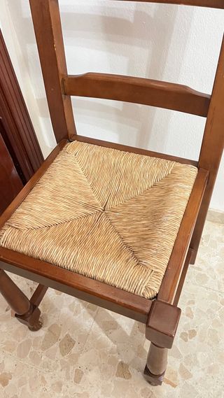 Sillas de salón de madera y yute precio unidad 50€