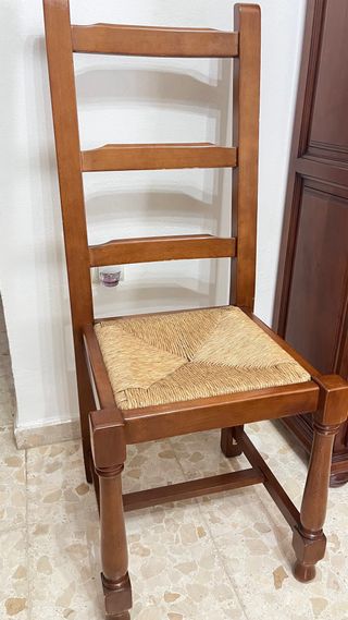 Sillas de salón de madera y yute precio unidad 50€