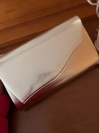 Pacchetto Borsa e tacchi dorati.