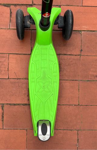 Patinete Micro 3 ruedas verde.