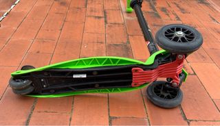 Patinete Micro 3 ruedas verde.
