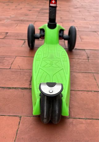 Patinete Micro 3 ruedas verde.
