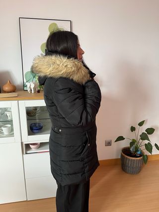 Abrigo Zara Negro con Capucha