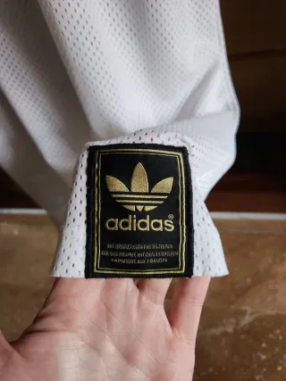 Camiseta Adidas Blanca y Marrón