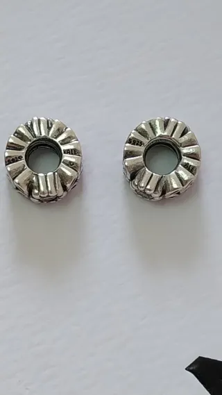 Lote 2 charms separadores Pandora.