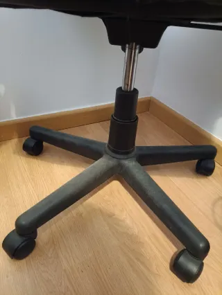 Silla de escritorio giratoria y elevable