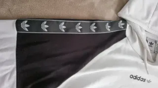 Sudadera Adidas Blanca&Negra con capucha Talla XL