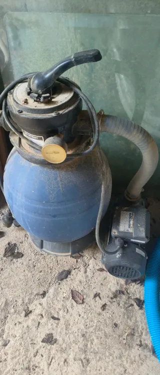 Piscina poliéster riñón con depuradora