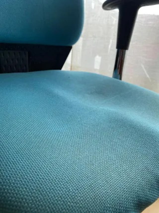 Silla de oficina ergonómica azul