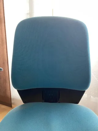 Silla de oficina ergonómica azul