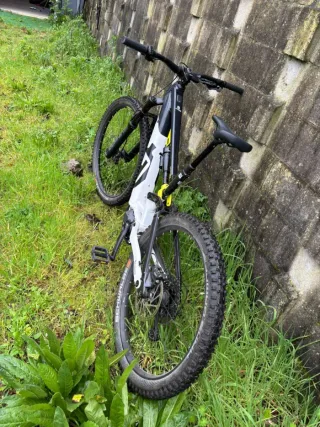 Bicicleta Eléctrica Husqvarna HC2