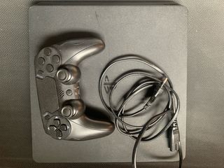 PS4 (PlayStation 4) Nera