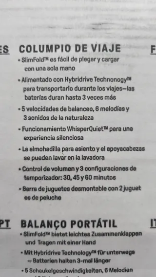 Dolce culla per bambini con giocattoli