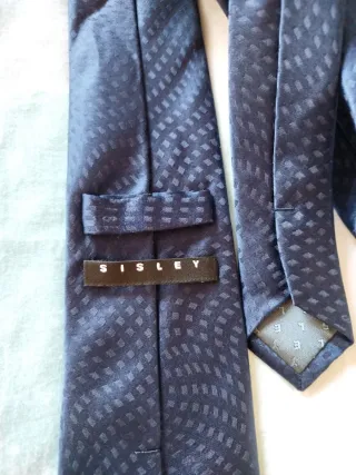 Cravatta Sisley in seta blu