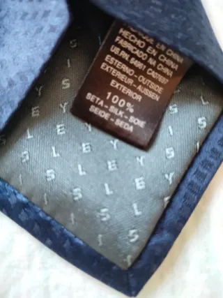 Cravatta Sisley in seta blu