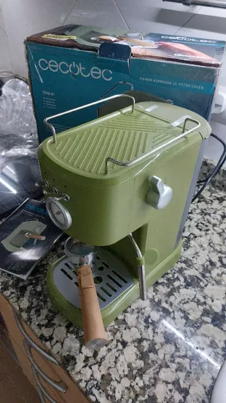 Cafetera Cecotec Power Espresso 20 Retro Green