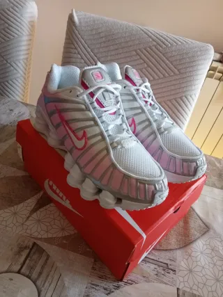 Zapatillas Nike Shox Mujer Rosa y Blanco