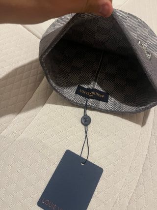 Gorro Basico De Marca LV Gris