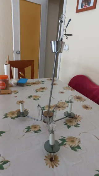 Lámpara de techo colgante de metal y cristal