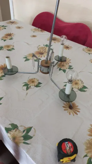 Lámpara de techo colgante de metal y cristal