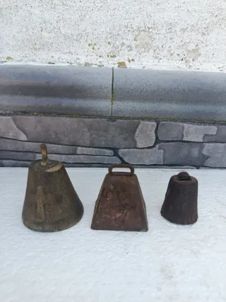 Lote de 3 campanas antiguas