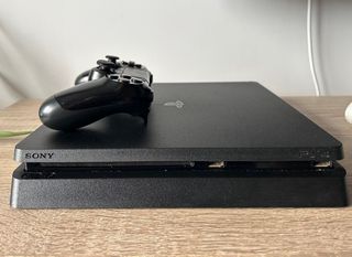 Ps4 Slim 500gb Negra + Mando