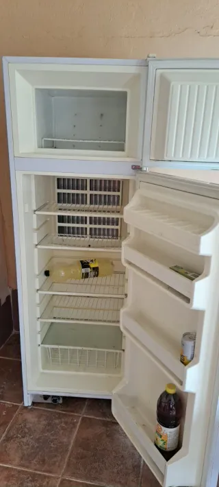 Nevera con congelador a gas butano