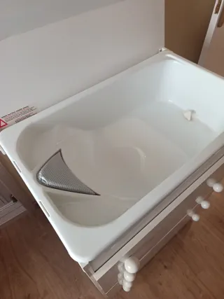 Mueble cambiador blanco con ruedas