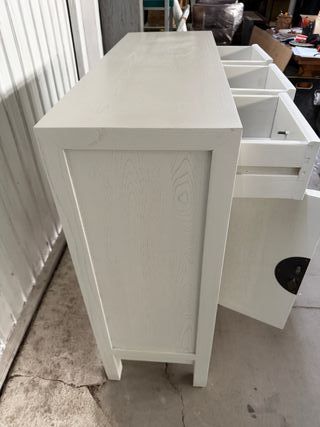 Cómoda de madera maciza