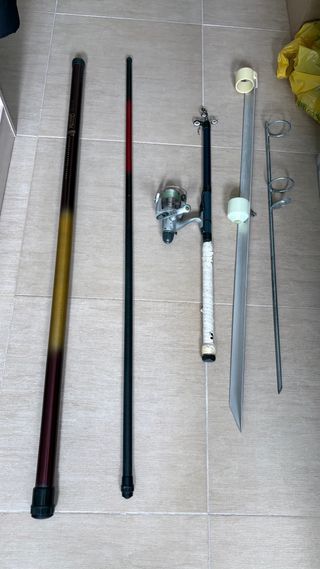 Caña de pescar y kit de pesca completo.