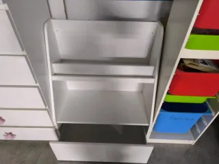 CONJUNTO MUEBLES LIBRERÍA CÓMODA INFANTIL IKEA